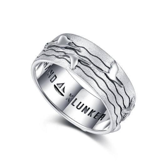 Massiver Silberring „Fischland-Darß 2.0“ mit Naturmotiven und regionaler Verbundenheit aus 925er-Sterlingsilber.