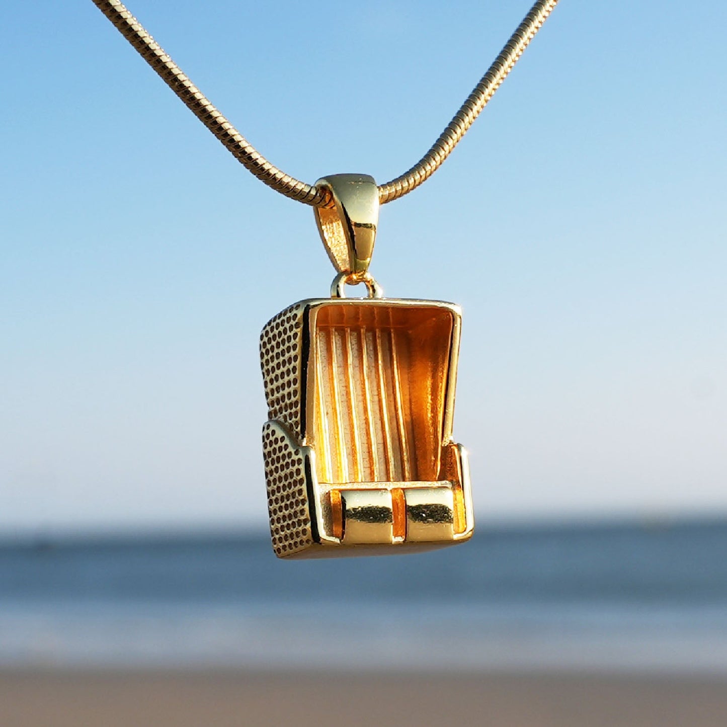 Strandkorb - Verlangen nach Meer - Gold